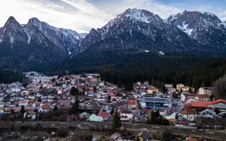 Casă individuală, vedere către Bucegi, la 300 m de Centru, Gară sau Cantacuzino - Poză 35