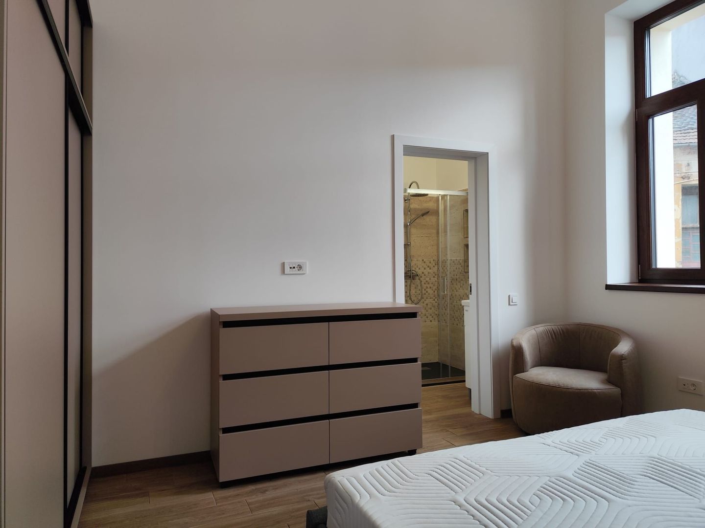 Vanzare | proprietate ultracentrala | studio + ap.2 camere | Oradea - Poză 16