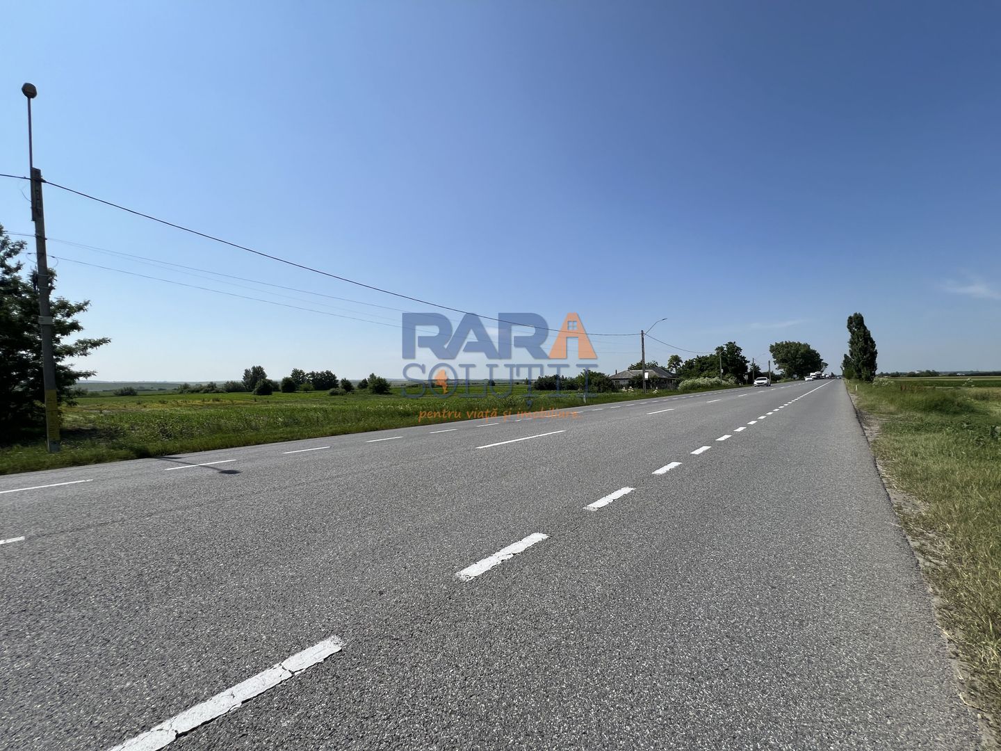 Teren 9969 mp, situat la E85, între două intrări pe autostrada A7 - Poză 3