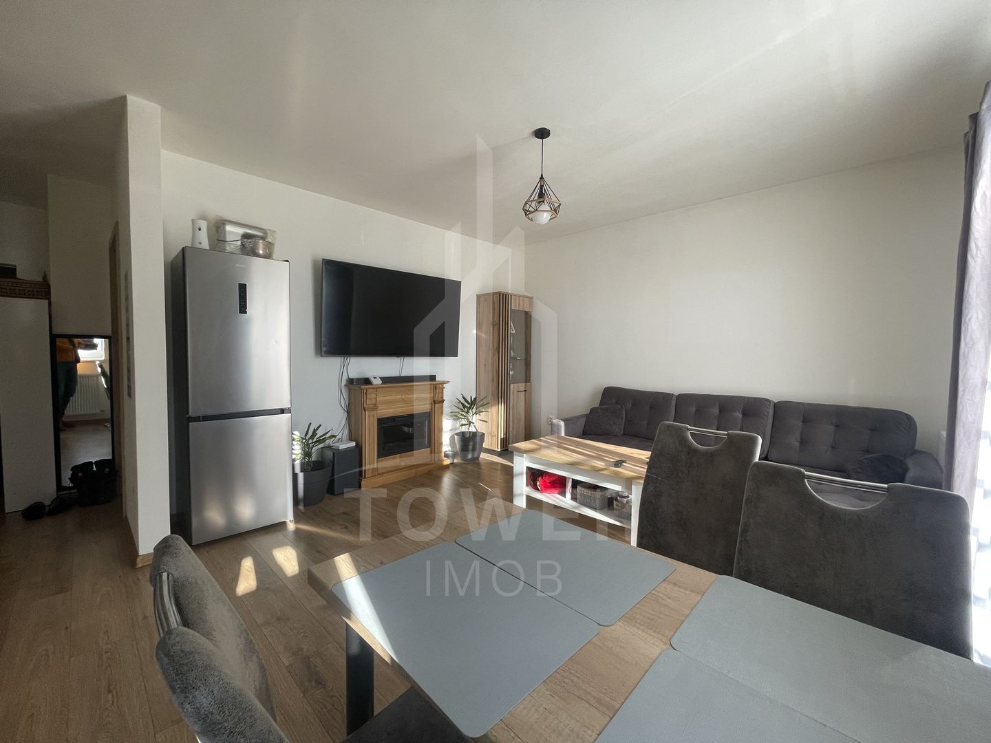 Apartament 3 camere--Turnisor | Decomandat | Balcon 10 mp | Parcare privata - Poză 5