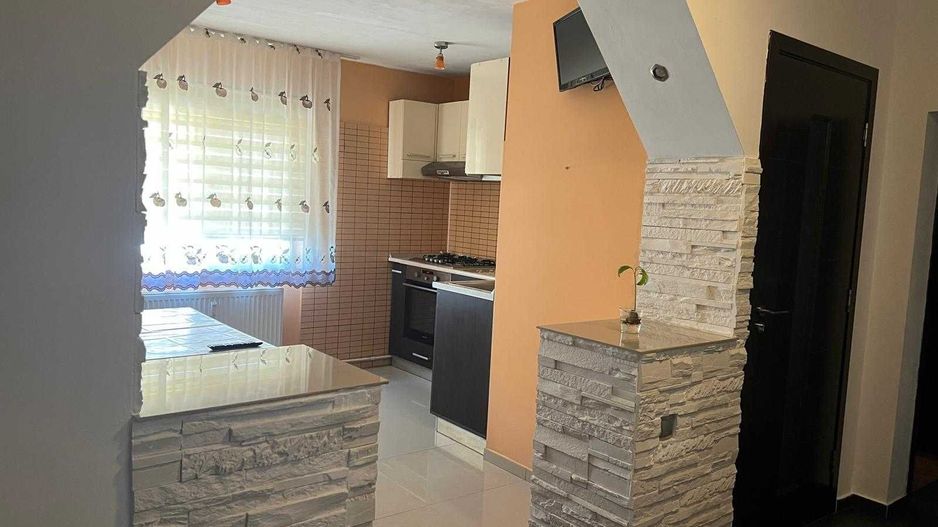 APARTAMENT MOBILAT SI UTILAT ZONA RAHOVA - Poză 4