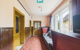Casă P+M cu grădină generoasă în Ineu - Poză 10