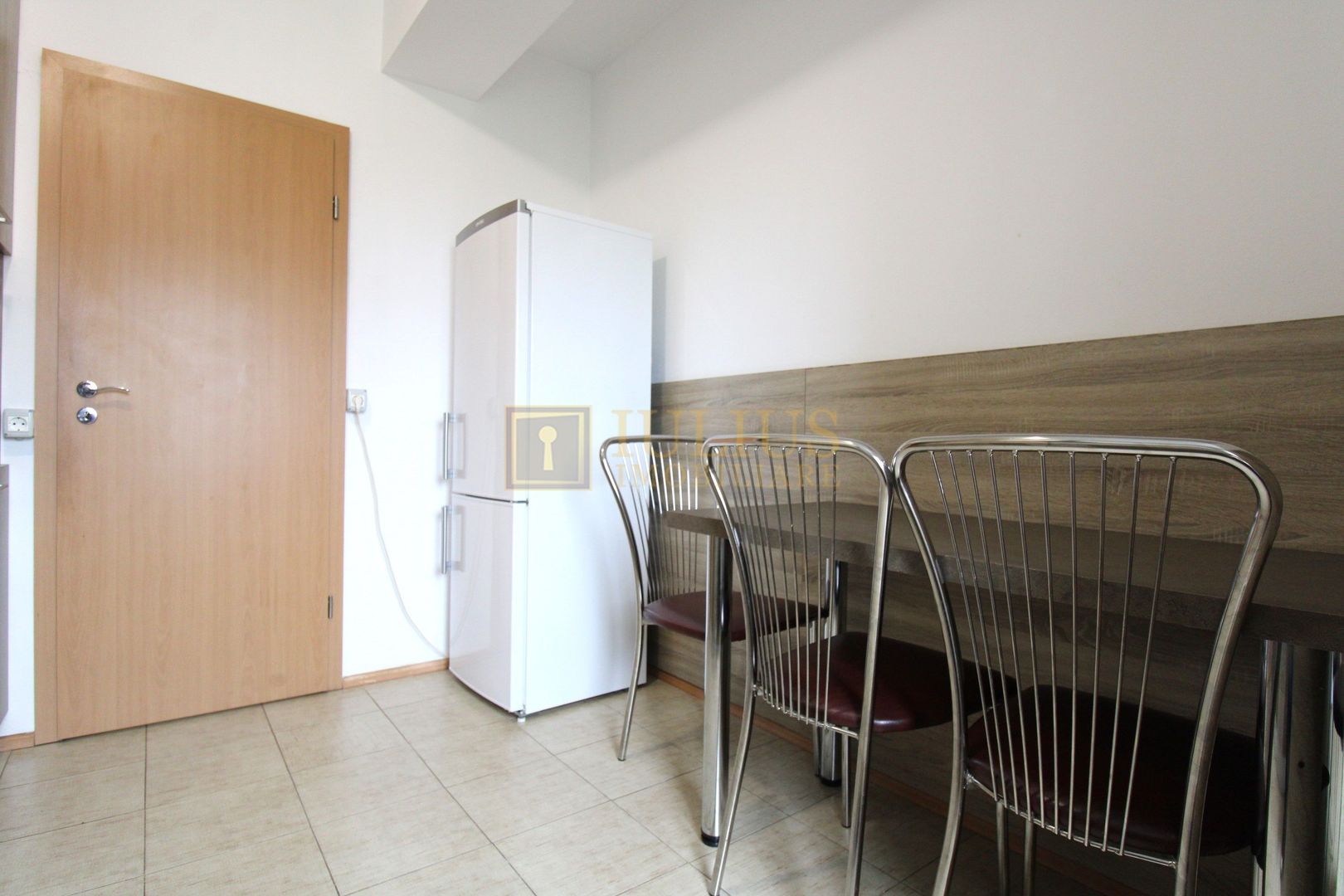 Decomandat, centrala proprie, parcare inclusa. - Poză 12