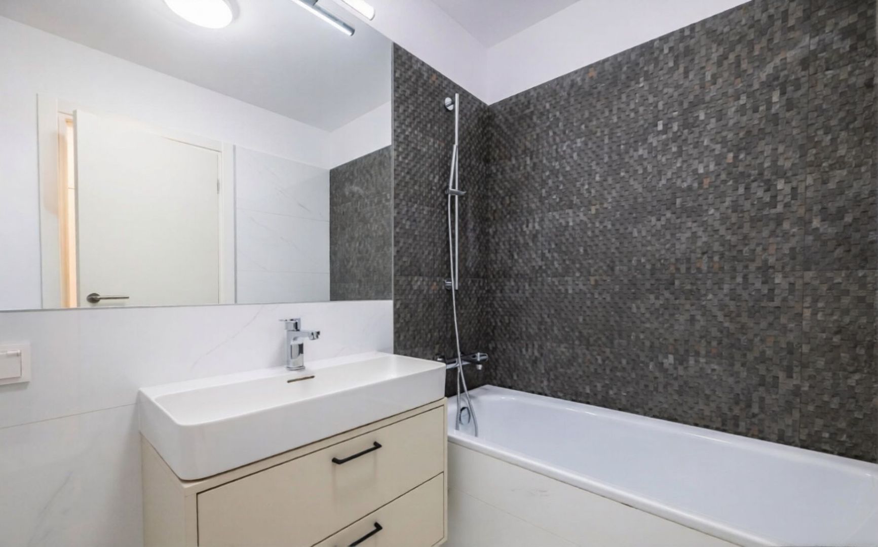 Apartament High End 3 camere Upsite I Loc de parcare si boxa - Poză 14