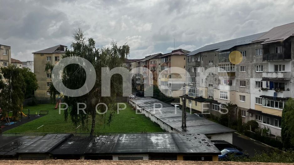 Apartament 3 camere decomandate si 2 bai, etaj intermediar - Poză 1