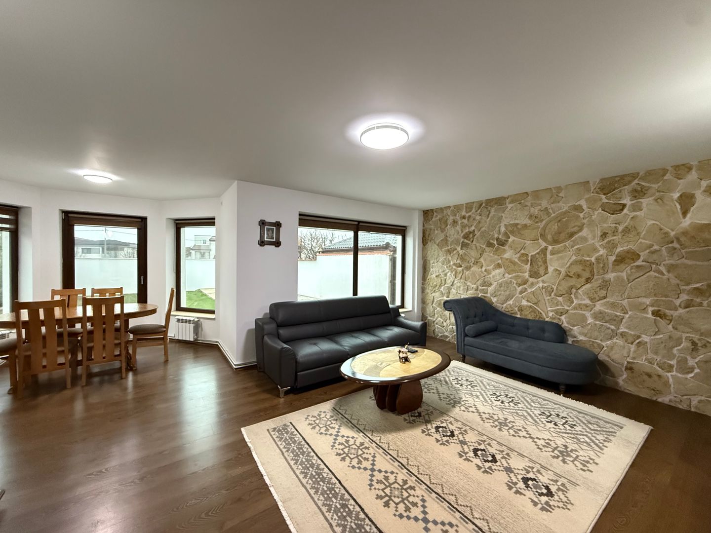 Casa / Vila cu 7 camere de vanzare in Ovidiu Sud Constanta - Poză 2