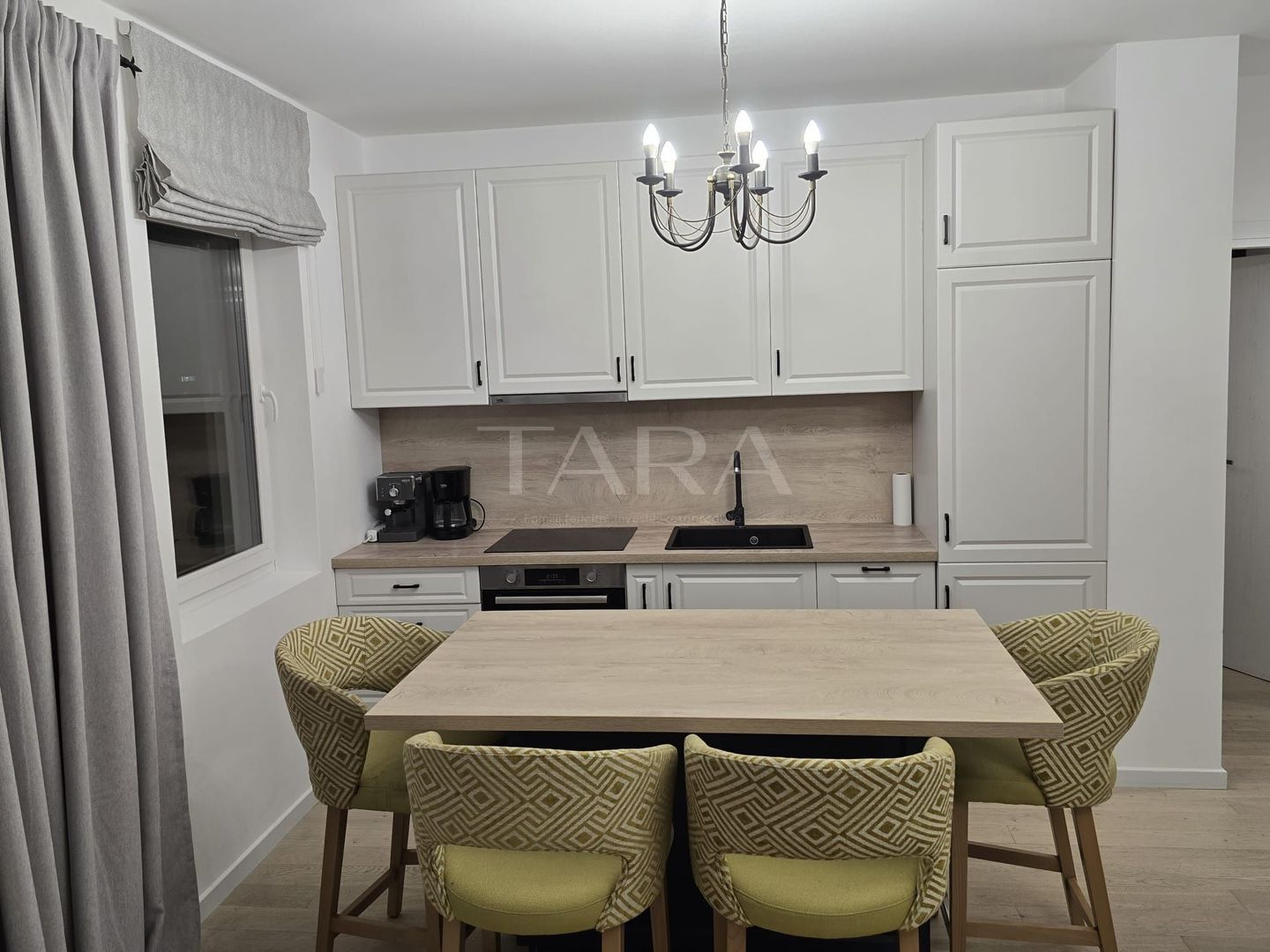 Apartament 2 Camere – Zonă Semicentrală, Vedere Panoramică - Poză 1