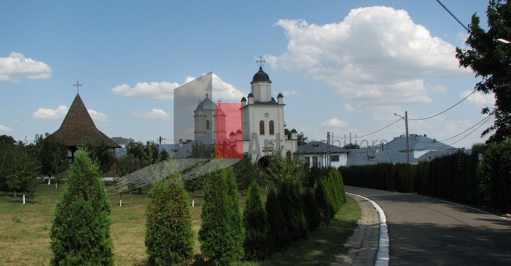 Teren intravilan de 802 mp langa padure. - Poză 1