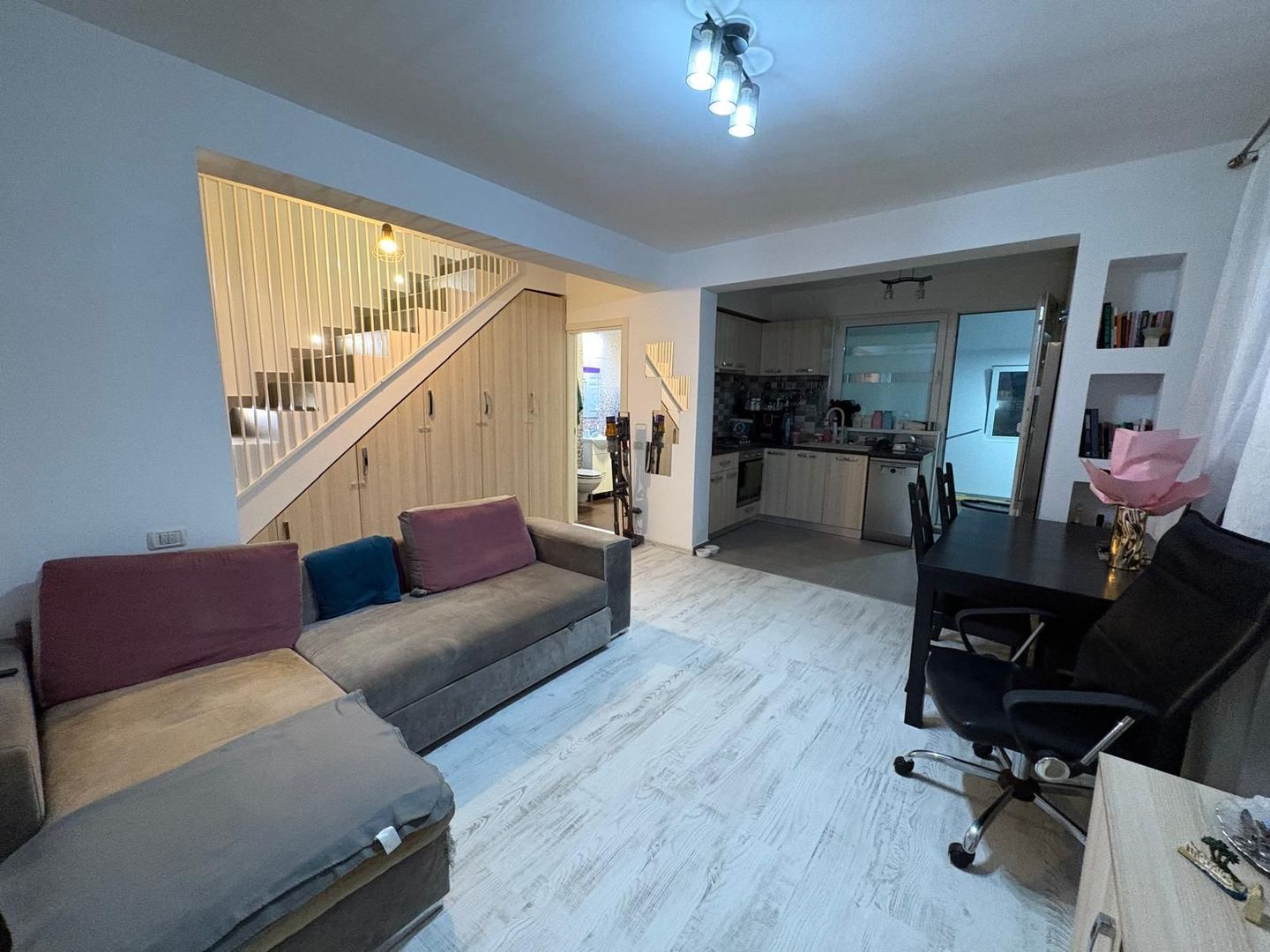 CASA TIP DUPLEX - CURTE 125 MP, CENTRALA  PROPRIE, MOBILATA, COMIS  0% - Poză 1