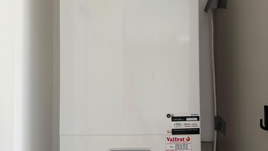 Locuinta cu 3 camere, curte si 2 locuri de parcare - Poză 23