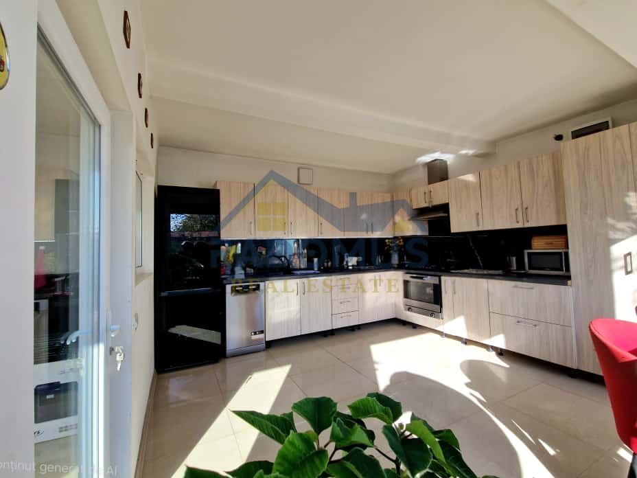 Casă cu piscină la preț de apartament - Ploiești - Teren 621 Mp - Poză 9