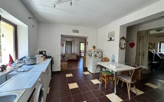 Casă la țară cu teren generos în satul Ruși - Poză 14