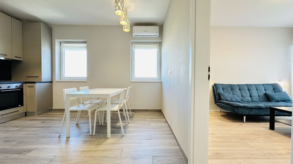 Prima inchiriere - Segmentul Premium | 62 mp, 2.5 camere - decomandat - Poză 1