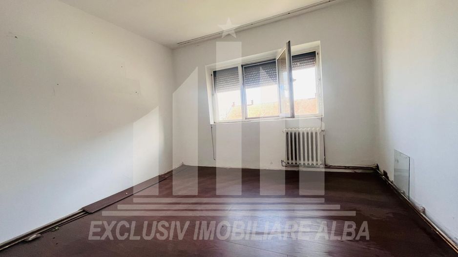 Apartament cu 2 camere decomandate la etajul 1, Santimbru - Poză 4