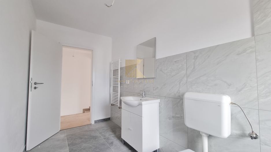 Casă însiruită cu 4 camere și curte proprie – Cartier Izvor, Str. Salc - Poză 16