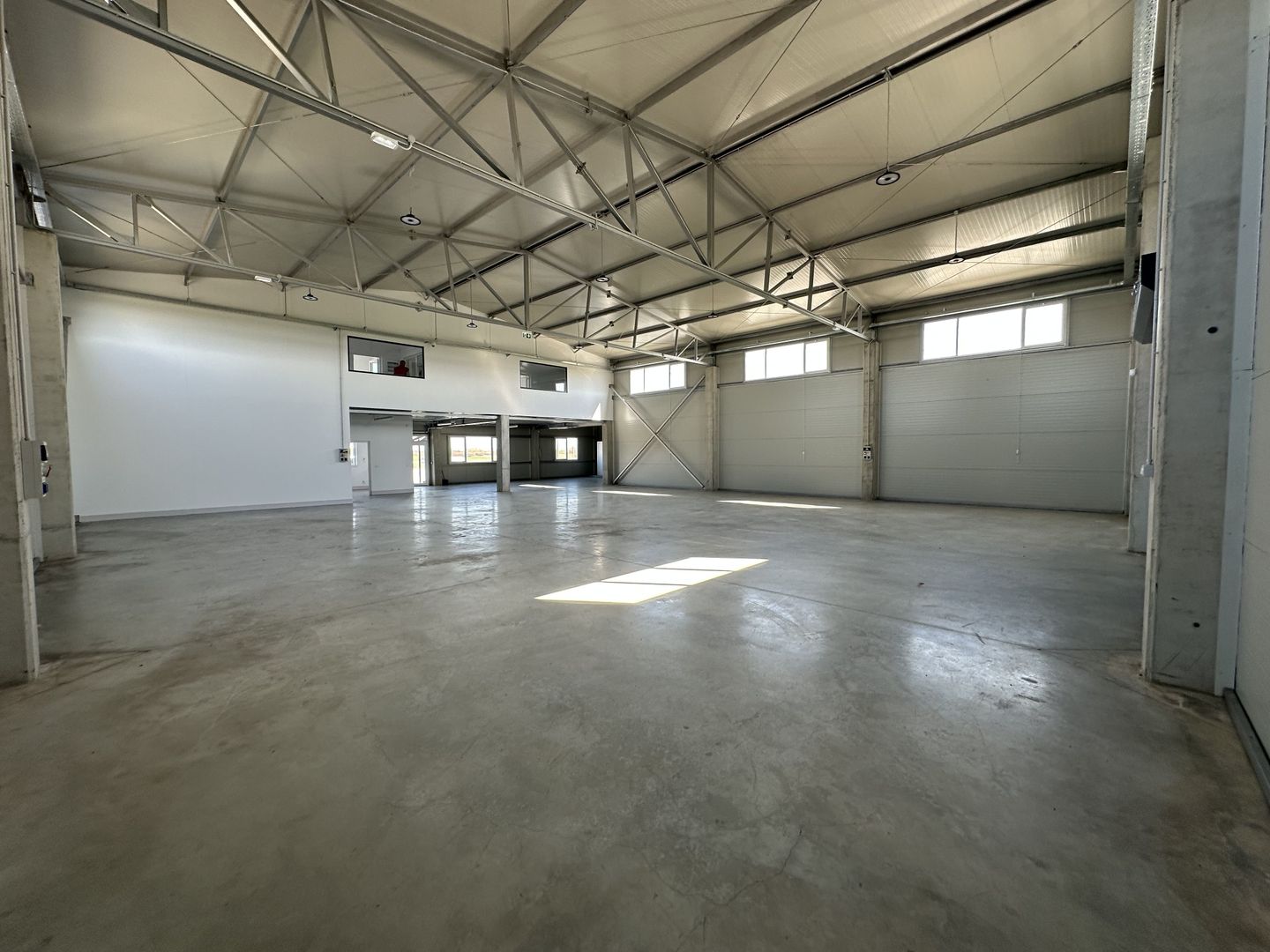 Hala depozitare cu birouri zona de N - Poză 11