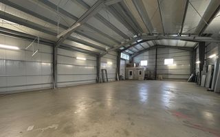 Hală Industrială Modernă 300 mp – Birou, Curent Trifazic și Acces Securizat - Poză 1