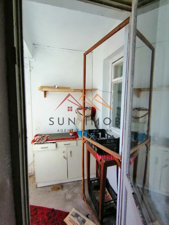 Garsoniera decomandata, 27 mp utili, zona centrala, Campina, Prahova - Poză 2