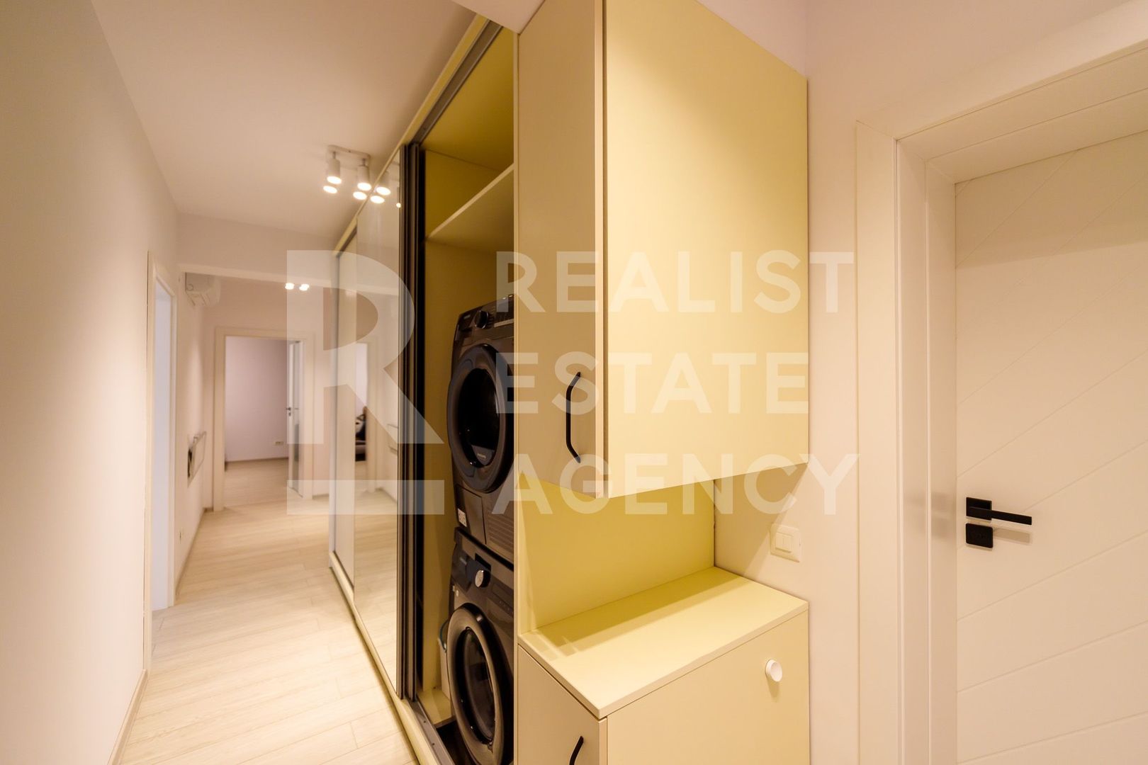 Vânzare, apartament cu 3 camere în zona Lujerului - Poză 12