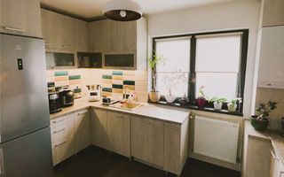 Apartament cu 3 camere, 2 bai, etaj 2/3 , 77 mp in cartierul Europa ! - Poză 2