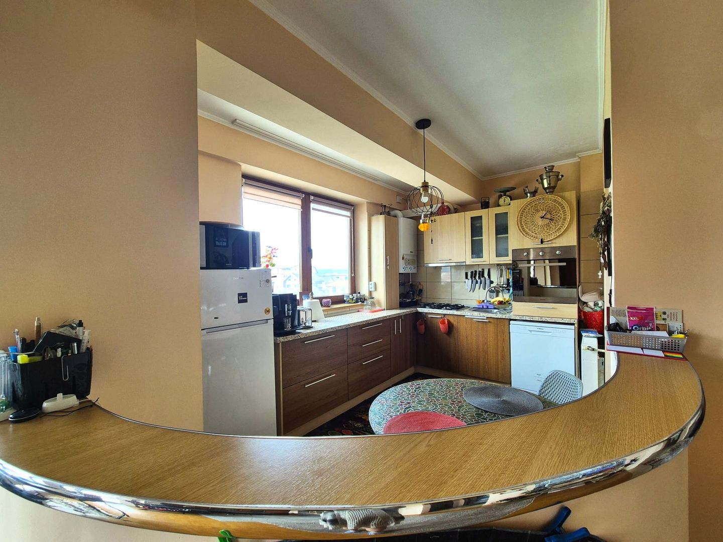 Tractoru, zonă liniștită de case, apartament spațios 3 camere cu garaj - Poză 5