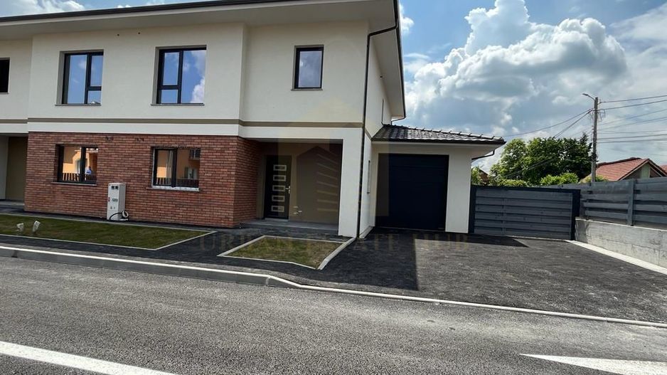 Vanzare Duplex, 150 mp, teren 215, garaj, zona Stadion - Poză 2
