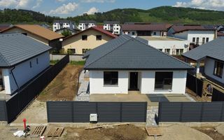 Casa pe parter cu 4 camere de vânzare - Sânpetru - Poză 1
