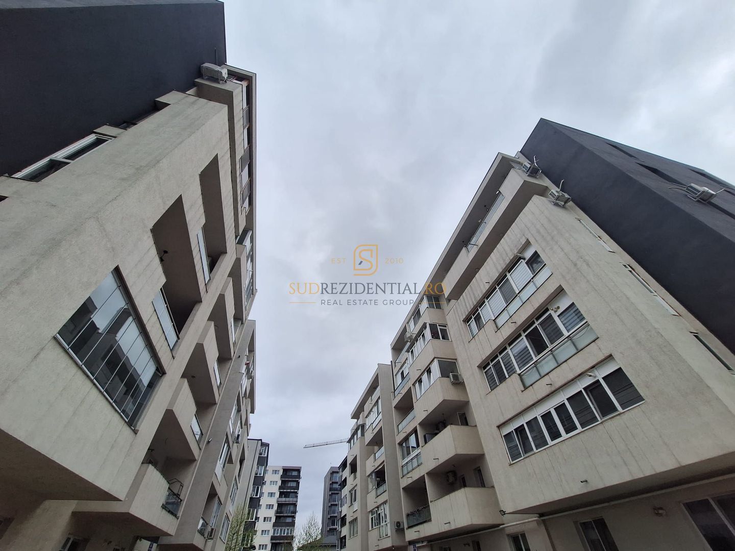 Apartament decomandat cu 2 camere de vanzare, zona Grand Arena Mall - Poză 2