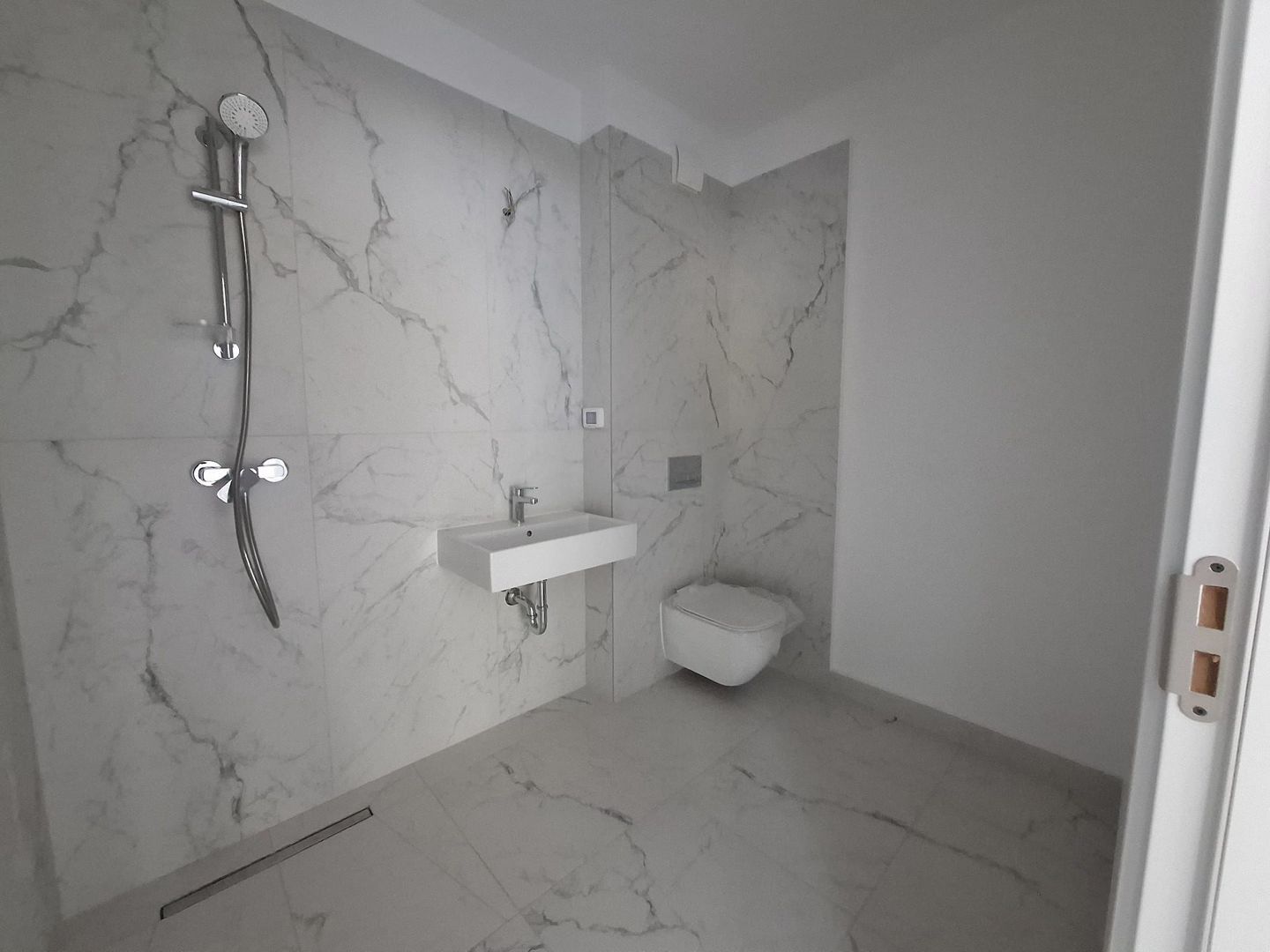 4 camere Bloc Nou Rezidential Birouri L330 GranVia Lake View - Poză 24