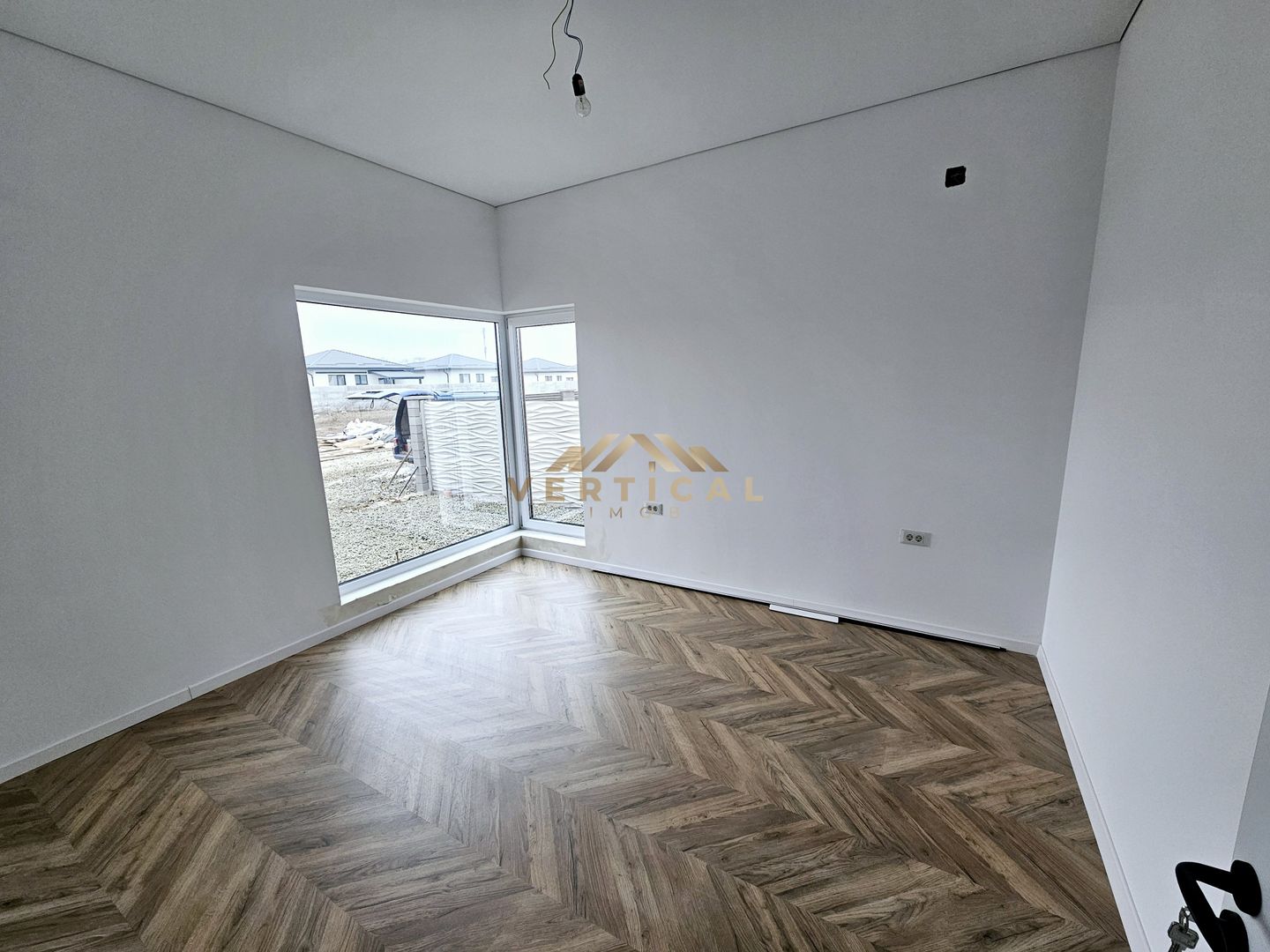 Casa individuala la iesire in comuna Berceni - Poză 11