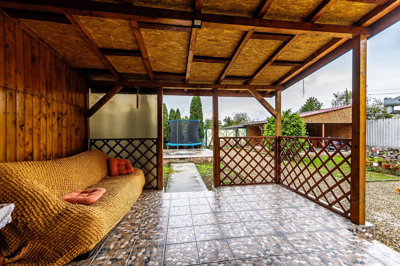 Casă cu teren de 1440 mp, Aradul Nou - Poză 4