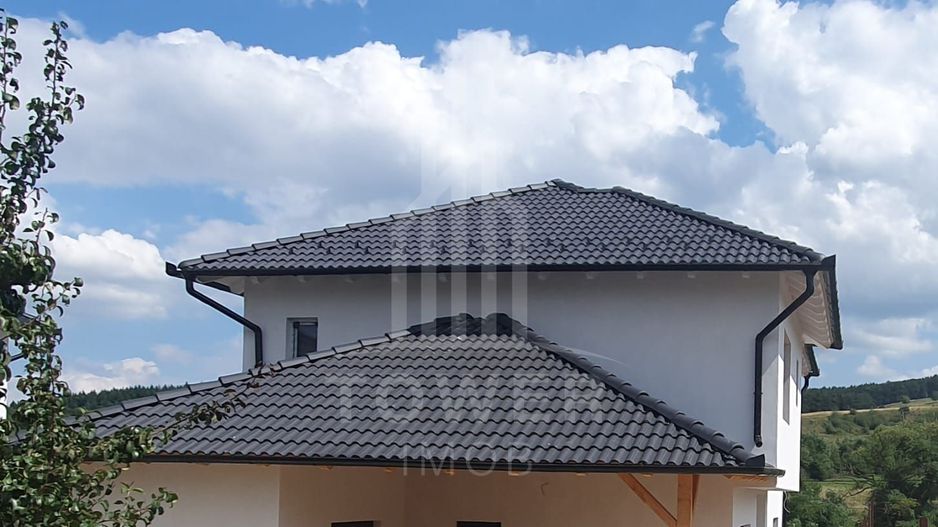 Casa de vanzare la Poplaca . Comision 0% - Poză 1