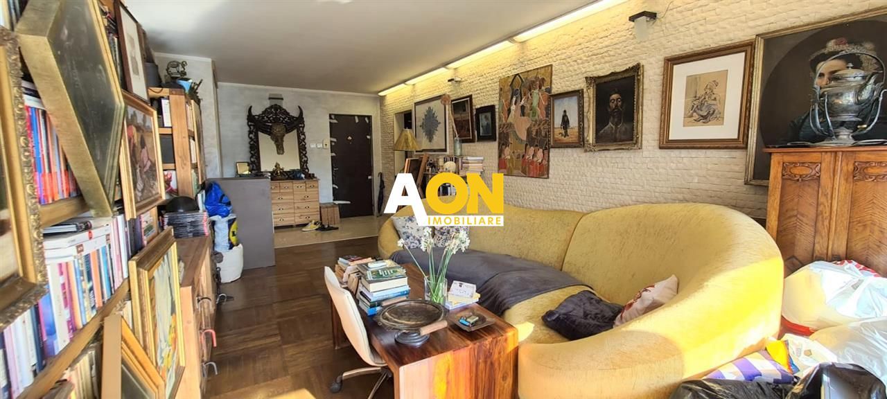 Apartament de Vanzare, 2 camere,  priveliste superba - Poză 2