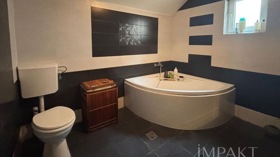 Vilă spațioasă cu garaj, curte de 600 mp  Sânnicoara - Poză 11