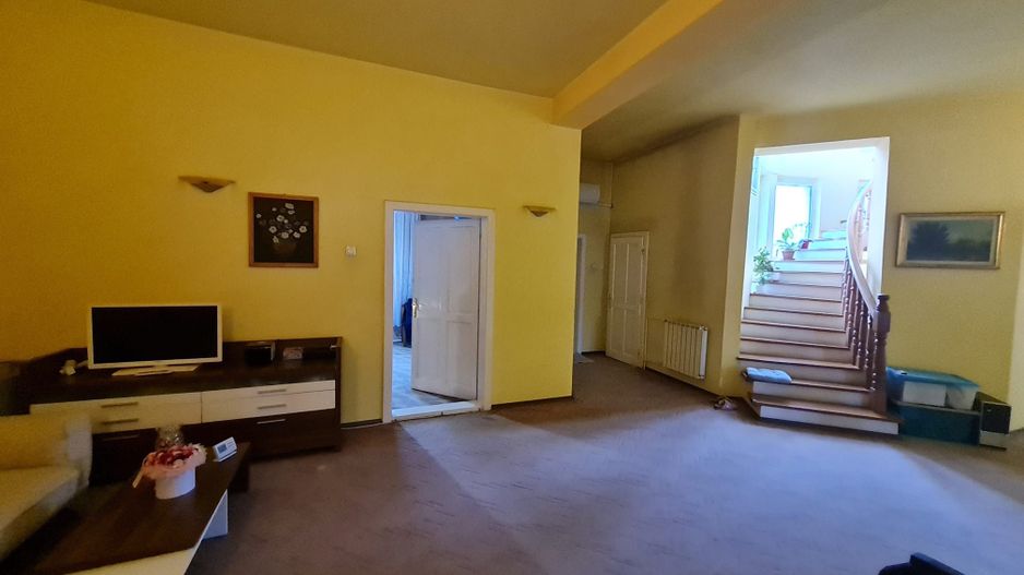 Vila generoasa,destinatii multiple - Poză 33