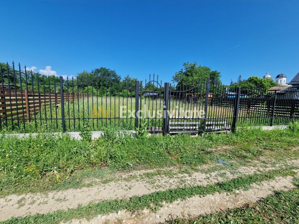 Teren intravilan la intrare in Calinesti! - Poză 1