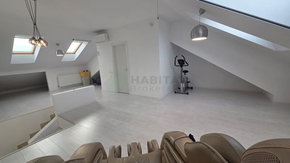 Vilă  cu mansardă, piscină și design modern – Tunari - Poză 31