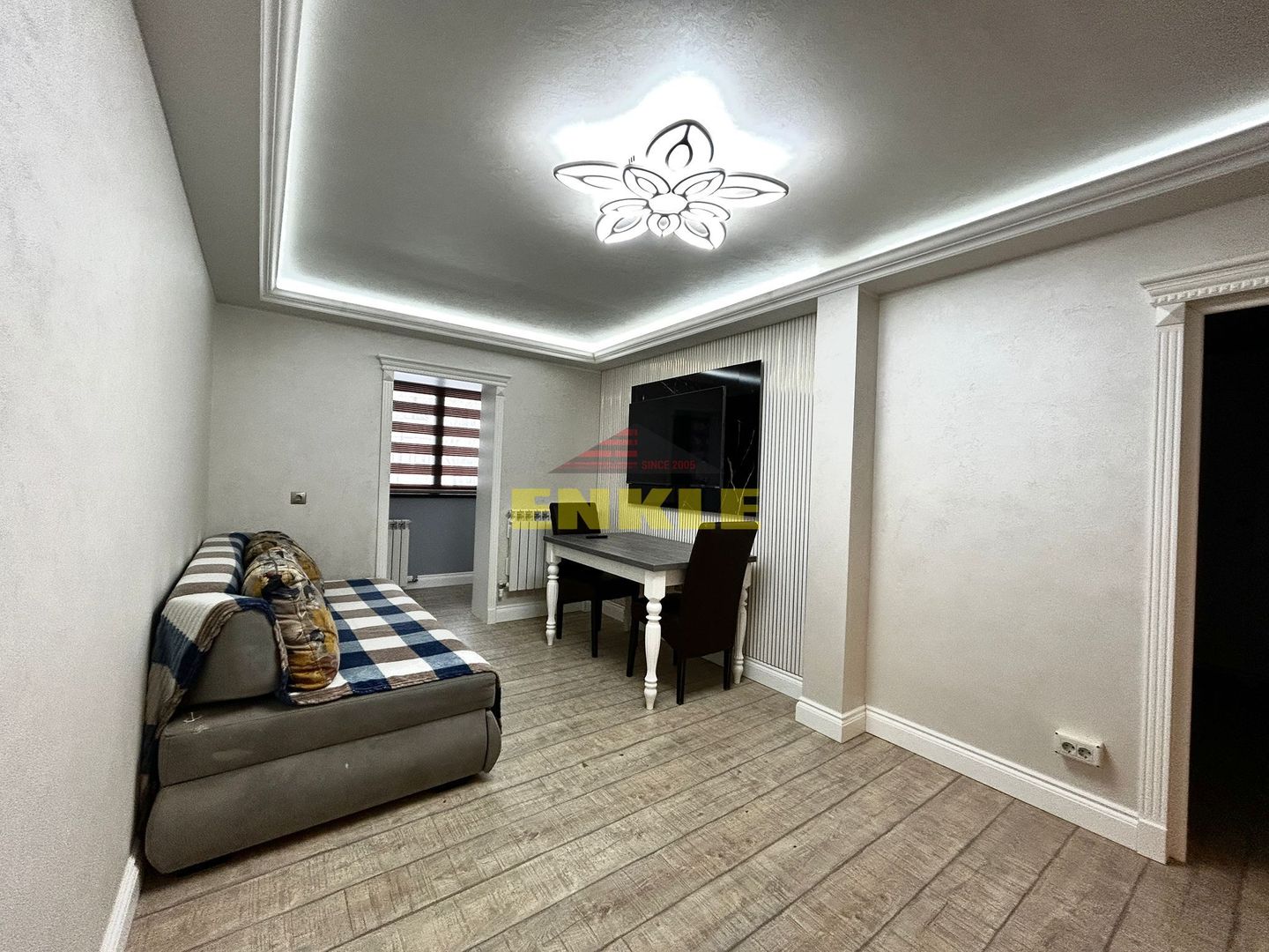 De vanzare apartament cu 3 camere, zona Piata Mare. - Poză 1