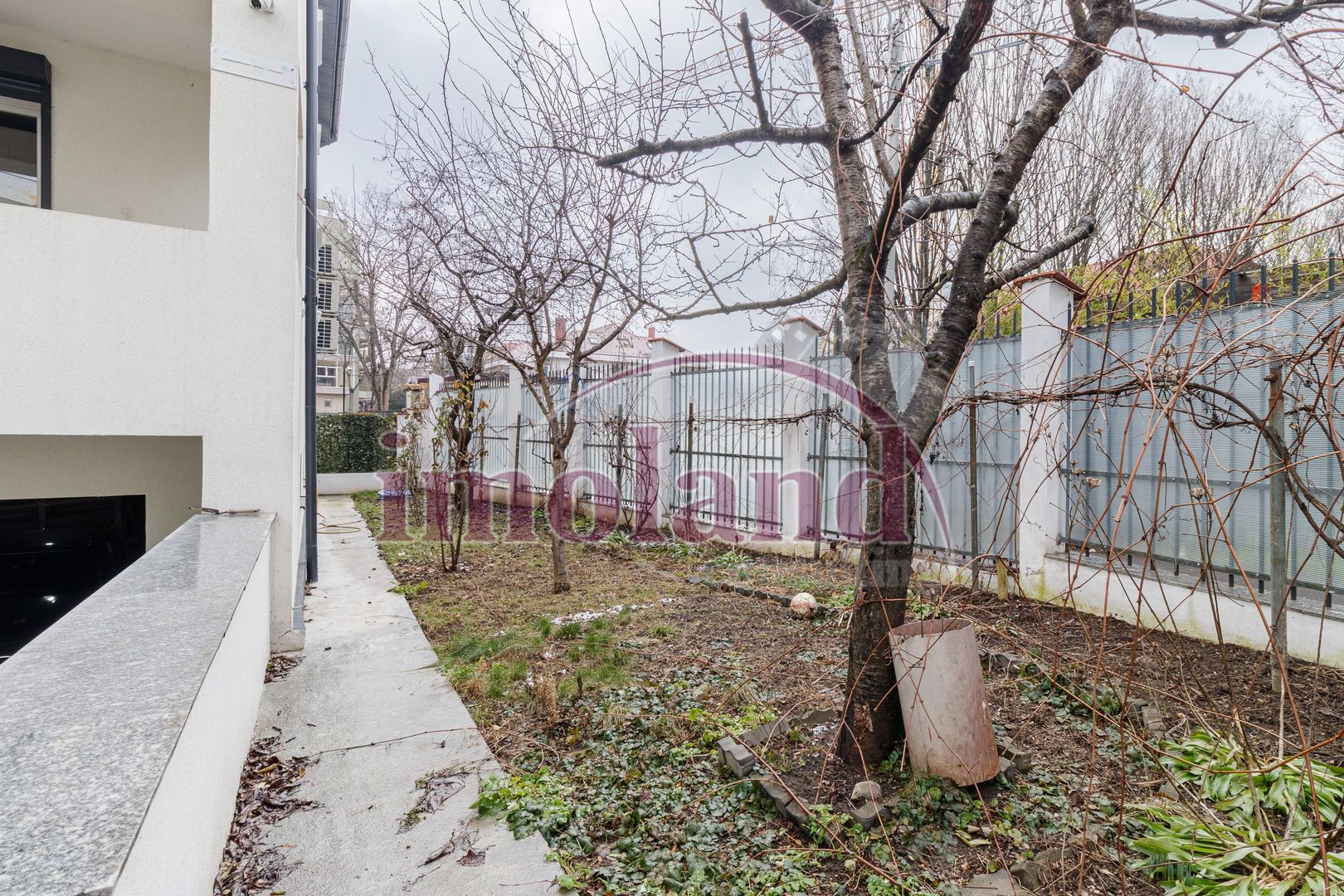 Inchiriere imobil - cu garaj si curte - birou/clinica/gradinita - Poză 28