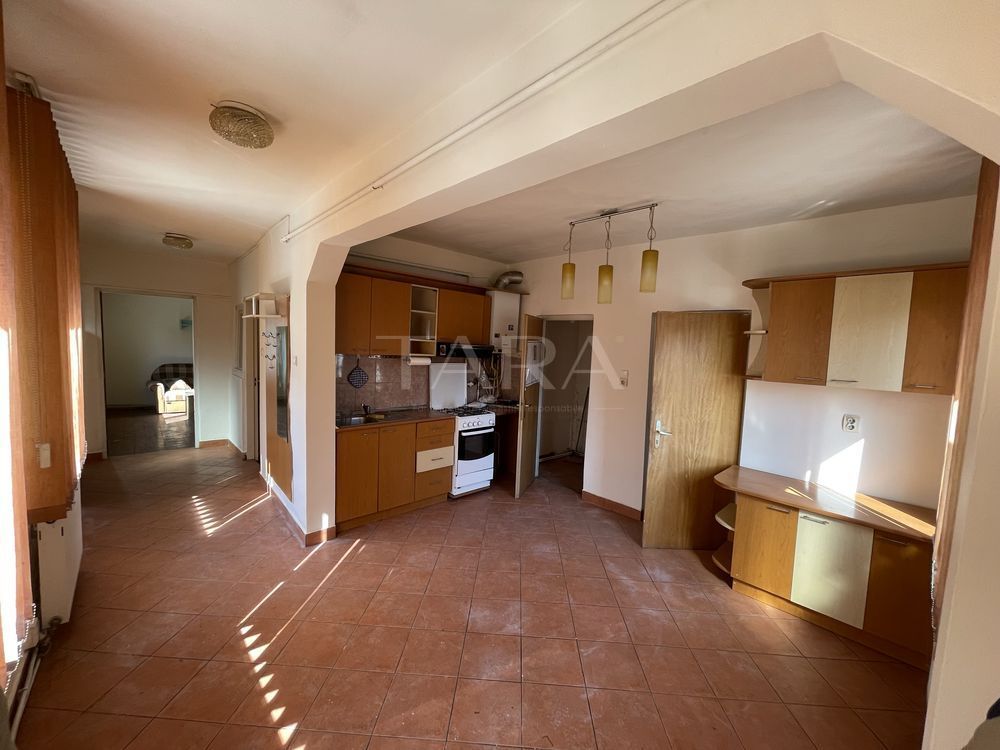 Casă de vânzare în zona Iris - Poză 1