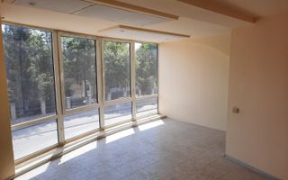 Imobil cu 8 camere, terasă de 60 mp, situat în centrul orașului - Poză 10