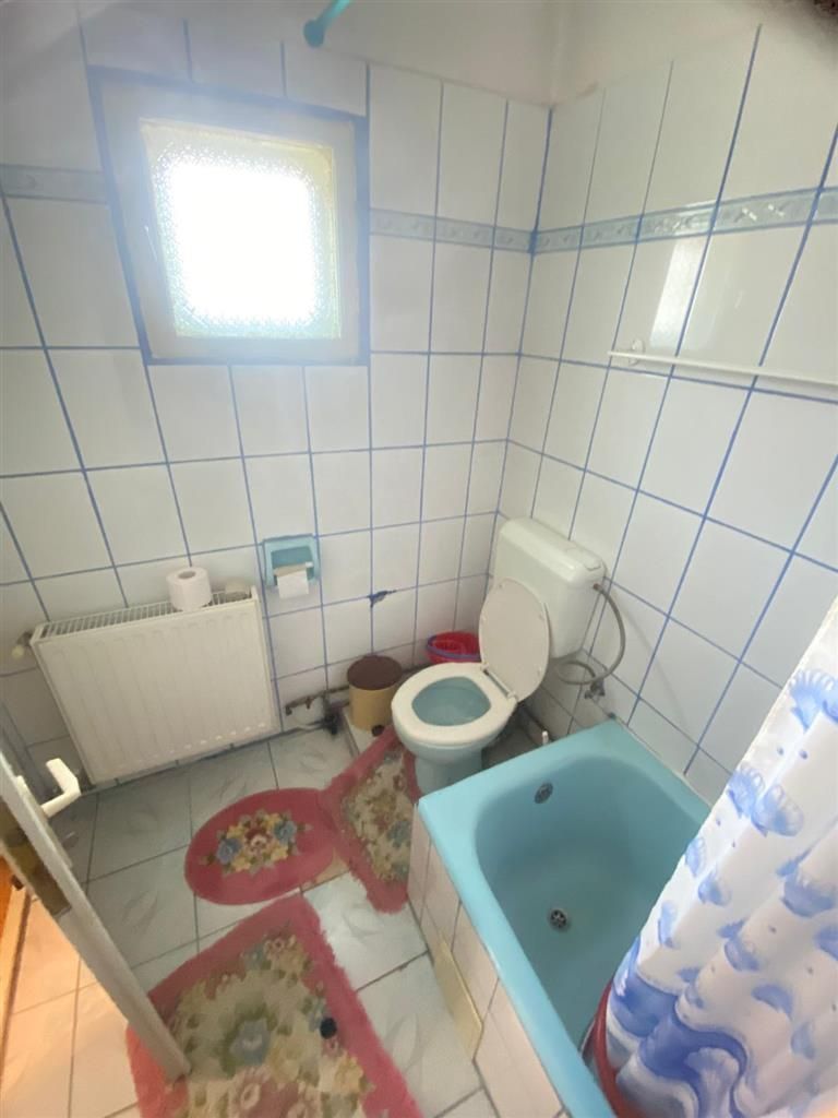 Apart la casa Bogdanestilor  curte  acces cu masina centrala proprie - Poză 19