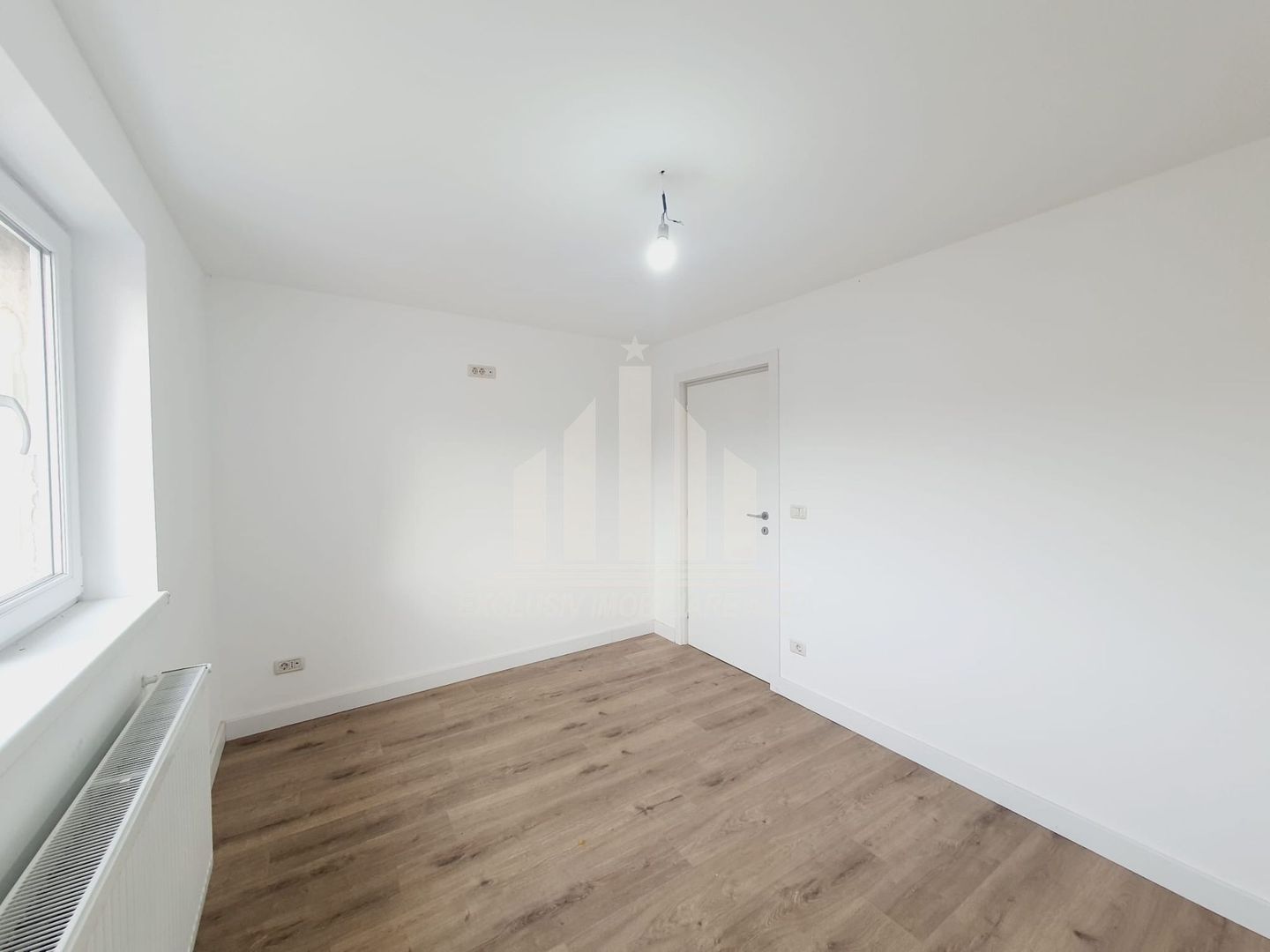 Apartament cu 3 camere renovat, Cetate - Poză 4