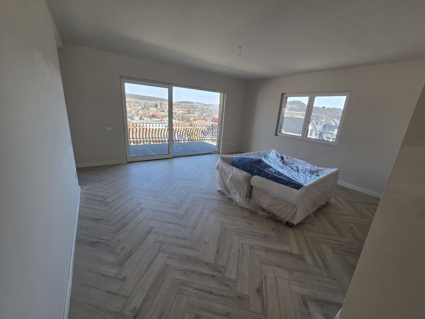Casa la cheie 4 camere,garaj 60mp.,500mp teren,0%comision - Poză 4