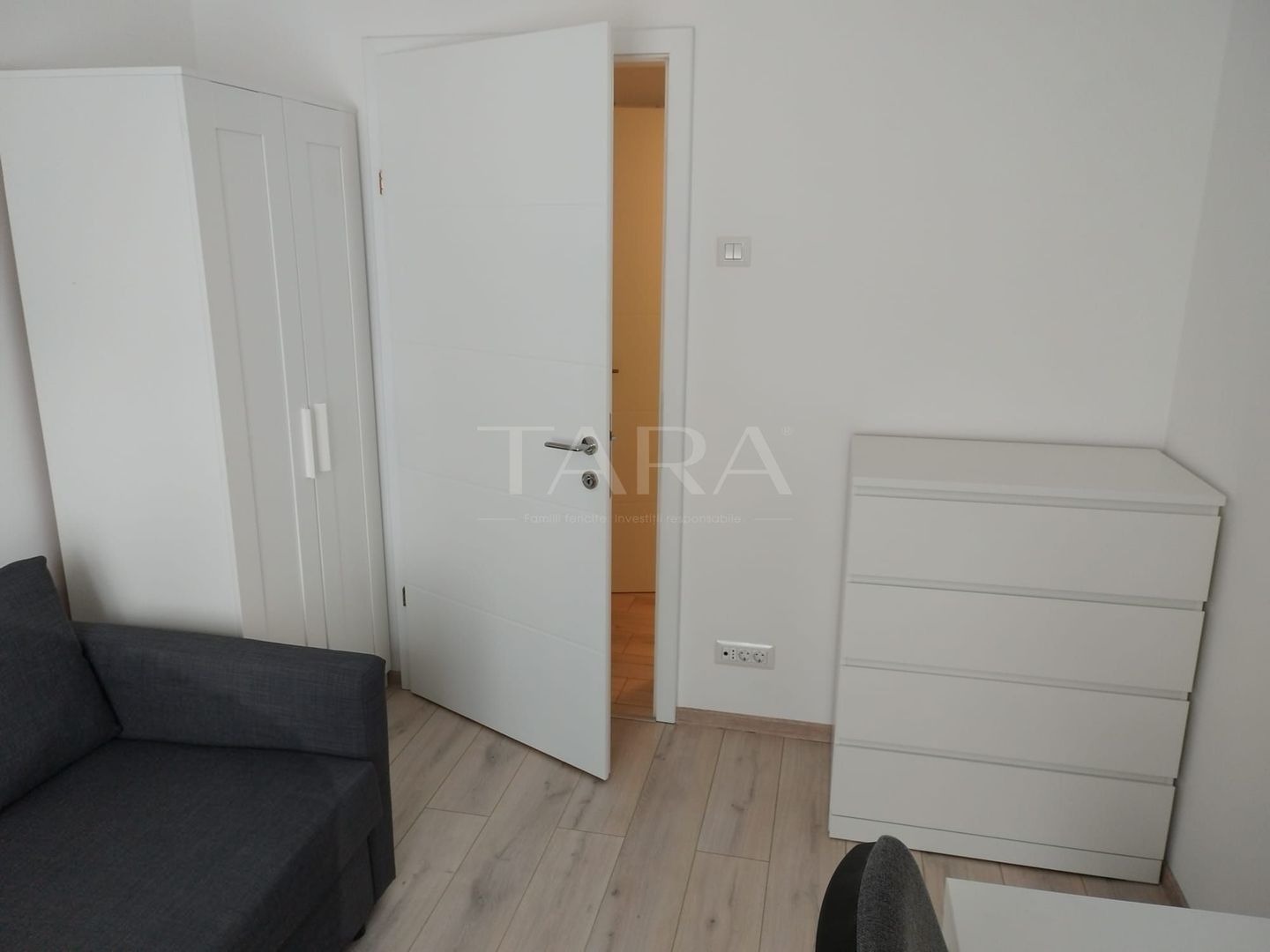Apartament cu 3 camere decomandate, renovat complet, zona Piața Flora. - Poză 8