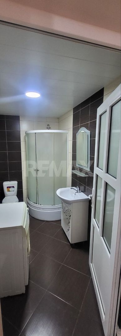 Casă  în 2 nivele - Durlești - Poză 25