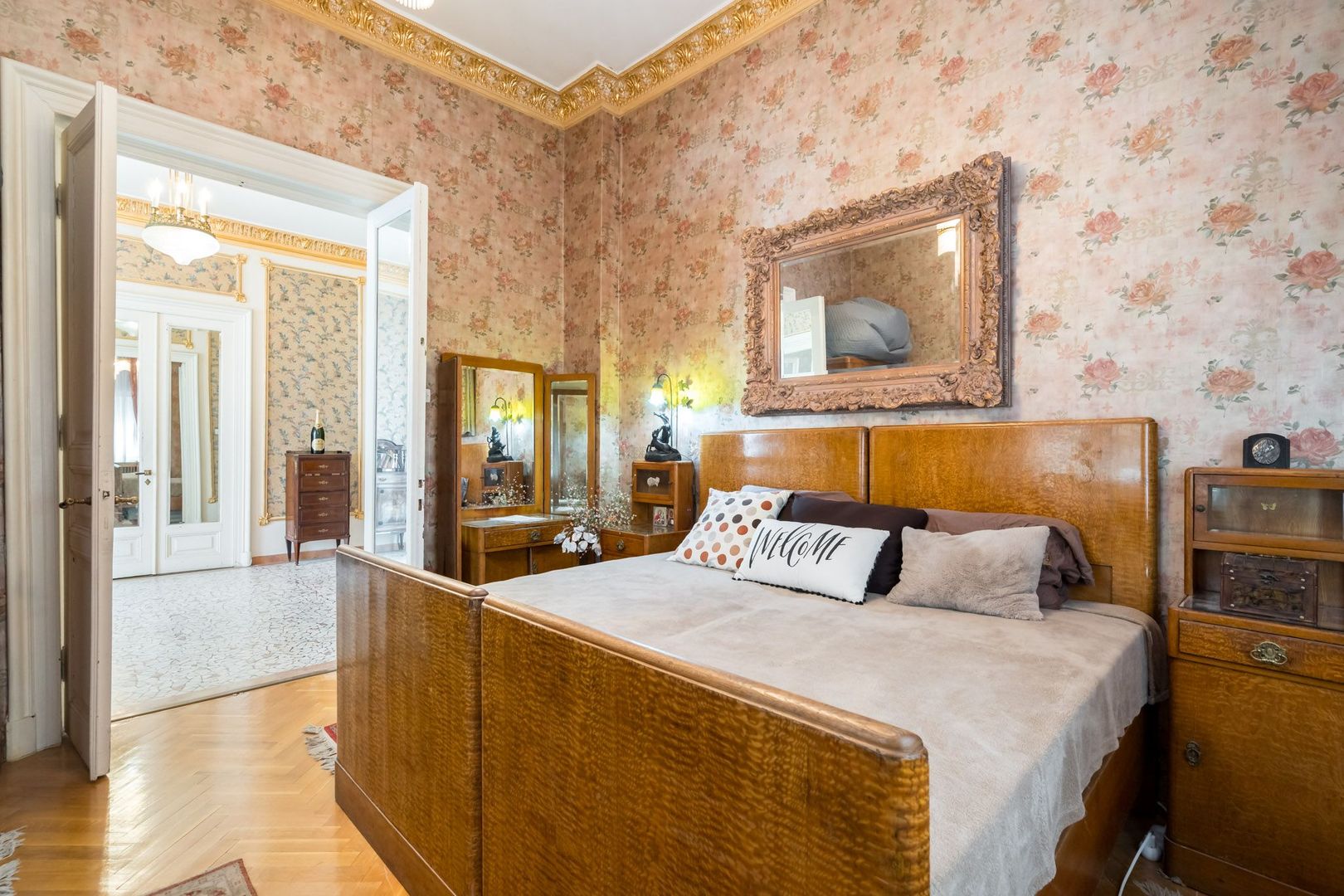 VILA REPREZENTATIVA ICOANEI - Poză 9