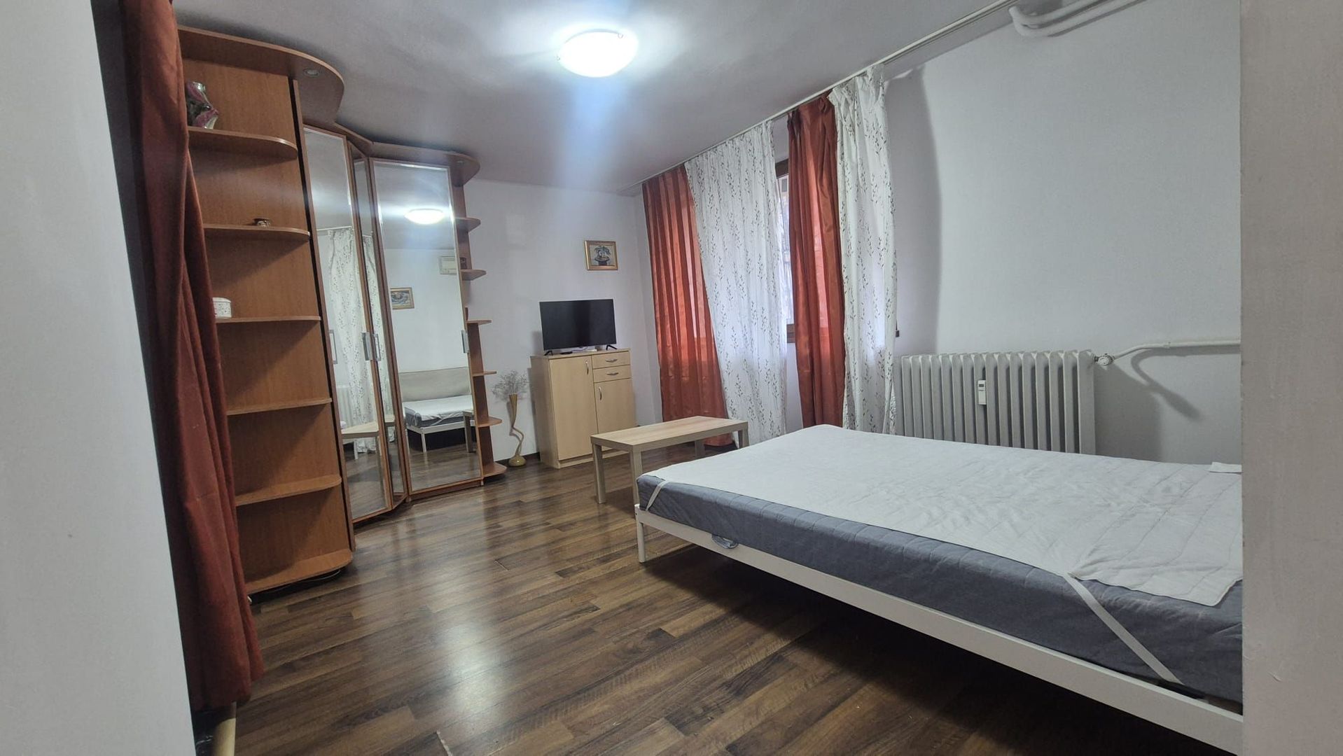 GARSONIERA PIATA SUDULUI, BUCATARIE INCHISA, MOBILAT, METROU 15 MINUTE - Poză 2