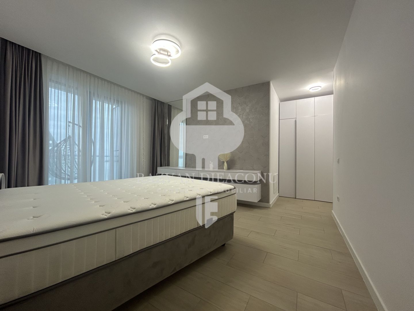 Apartament premium de închiriat - Poză 2