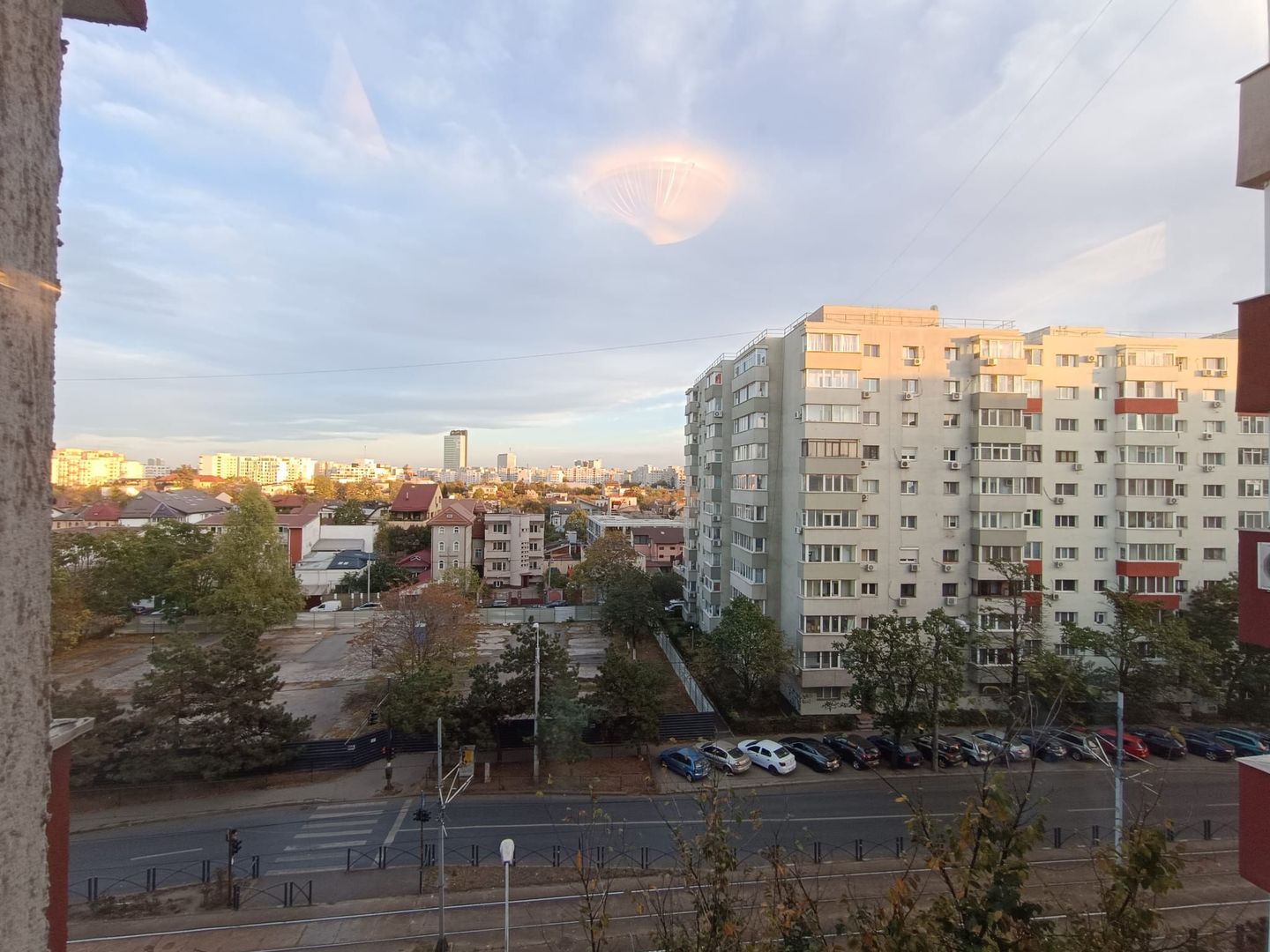 Inchiriem 2 camere complet renovat si mobilat zona 1 Mai - Poză 18